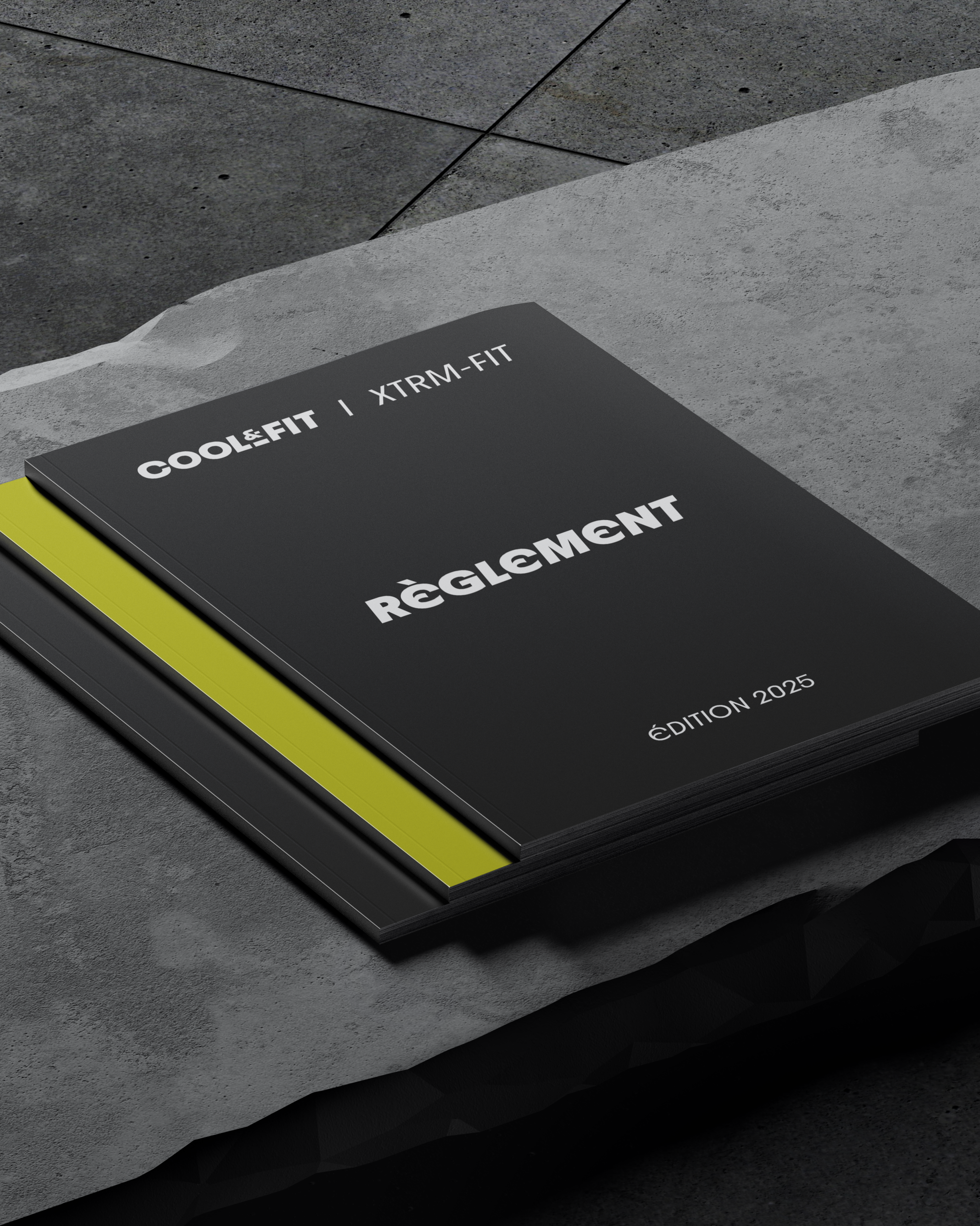 Photographie des faces recto et verso des cartes de visites. Cartes aux teintes vertes sur fond beige. Une salade et une cagette entourent les cartes.